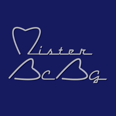 Mister BCBG Dark Blue Square, par Xavier E. G. Dierick